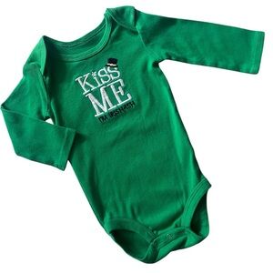 St Patrick’s Day Long Sleeve Onesie Bodysuit by Carters Baby Girls Sz 6 months